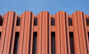 Металлический штакетник Евротрапеция 118 (RAL2004)